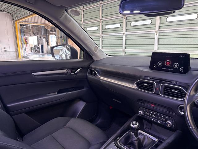 ＣＸ－５ ＸＤ　プロアクティブ　４ＷＤ☆６速マニュアル☆純正ナビ☆フルセグ☆Ｂｌｕｅｔｏｏｔｈ☆☆ＣＤ／ＤＶＤ再生可☆ＥＴＣ☆バックカメラ☆ＬＥＤヘッドライト☆クルーズコントロール☆シートヒーター☆パワーシート☆夏冬タイヤ付き☆（16枚目）