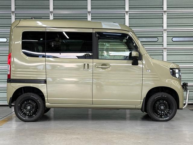 Ｎ－ＶＡＮ＋スタイル ファン・ターボホンダセンシング　４ＷＤ☆１オーナー☆リフトアップ☆フロントバンパーガード☆外部電源入力キット☆純正８型ナビ☆バックカメラ☆フルセグ☆ＥＴＣ☆ドラレコ☆純正リアスピーカー☆ホンダセンシング☆（9枚目）