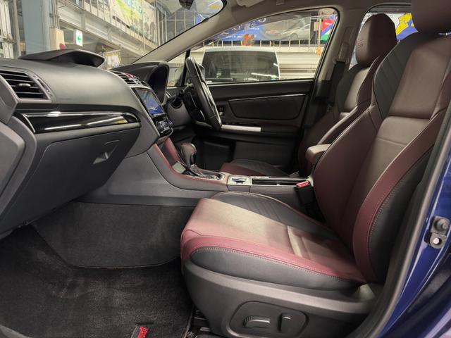 レヴォーグ ２．０ＳＴＩスポーツアイサイト　４ＷＤ☆純正ナビ☆Ｆ／Ｓ／Ｂカメラ☆ＥＴＣ☆ドラレコ☆ＢＳＭ☆ＬＥＤアクセサリーライナー☆デジタルインナーミラー☆レザーシート☆コーナーセンサー☆シートヒーター☆電動パーキングブレーキ☆ＡＶＨ（19枚目）