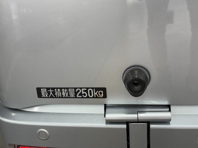 ハイゼットカーゴ デッキバンＬ　ワンオーナー☆ＡＭ／ＦＭラジオ☆ＥＴＣ☆スマアシ☆衝突被害軽減ブレーキ☆障害物センサー☆レーンキープアシスト☆オートマチックハイビーム☆横滑り防止☆両側スライドドア☆（18枚目）