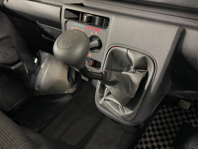 ハイゼットカーゴ デッキバンＬ　ワンオーナー☆ＡＭ／ＦＭラジオ☆ＥＴＣ☆スマアシ☆衝突被害軽減ブレーキ☆障害物センサー☆レーンキープアシスト☆オートマチックハイビーム☆横滑り防止☆両側スライドドア☆（33枚目）