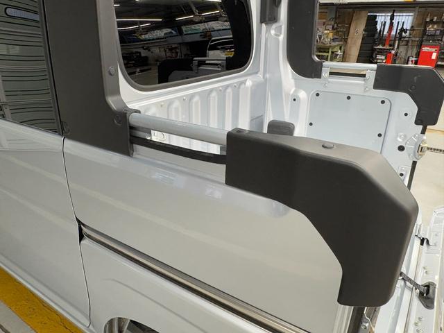 ハイゼットカーゴ デッキバンＬ　ワンオーナー☆ＡＭ／ＦＭラジオ☆ＥＴＣ☆スマアシ☆衝突被害軽減ブレーキ☆障害物センサー☆レーンキープアシスト☆オートマチックハイビーム☆横滑り防止☆両側スライドドア☆（51枚目）