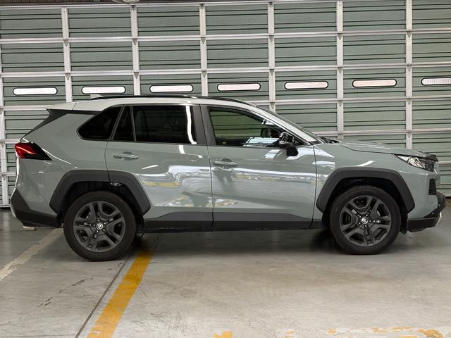 ＲＡＶ４ アドベンチャー　１オナ☆ＴＲＤフロントバンパーガーニッシュ☆ＪＡＯ’Ｓノーズプロテクター☆純正１０．５型ナビ☆バックカメラ☆ＥＴＣ２．０☆ＢＳＭ☆デジタルミラー☆トヨタセーフティ☆フルセグ☆シートクーラー☆（7枚目）
