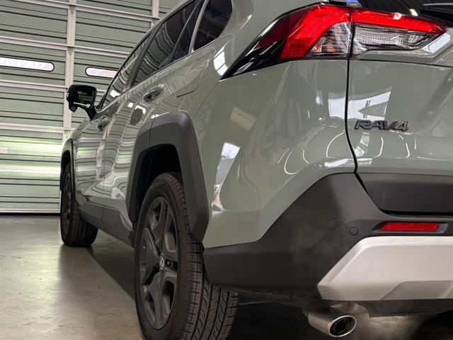 ＲＡＶ４ アドベンチャー　１オナ☆ＴＲＤフロントバンパーガーニッシュ☆ＪＡＯ’Ｓノーズプロテクター☆純正１０．５型ナビ☆バックカメラ☆ＥＴＣ２．０☆ＢＳＭ☆デジタルミラー☆トヨタセーフティ☆フルセグ☆シートクーラー☆（13枚目）