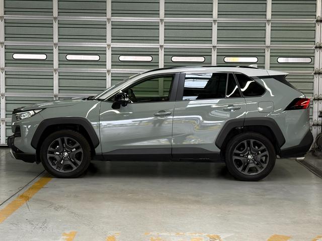 ＲＡＶ４ アドベンチャー　１オナ☆ＴＲＤフロントバンパーガーニッシュ☆ＪＡＯ’Ｓノーズプロテクター☆純正１０．５型ナビ☆バックカメラ☆ＥＴＣ２．０☆ＢＳＭ☆デジタルミラー☆トヨタセーフティ☆フルセグ☆シートクーラー☆（14枚目）