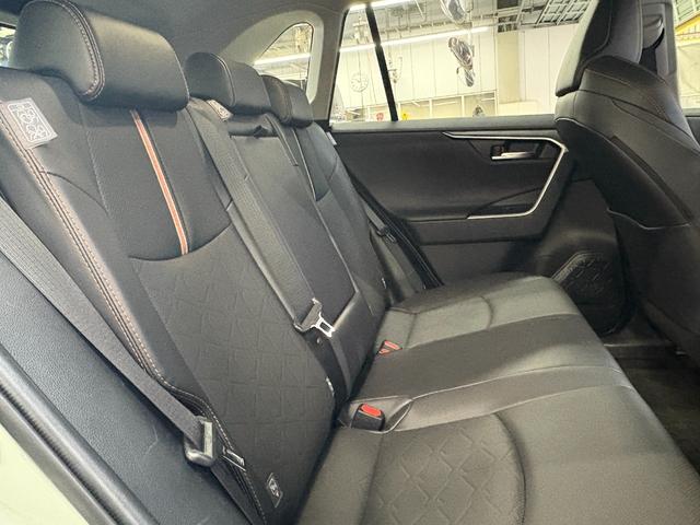 ＲＡＶ４ アドベンチャー　１オナ☆ＴＲＤフロントバンパーガーニッシュ☆ＪＡＯ’Ｓノーズプロテクター☆純正１０．５型ナビ☆バックカメラ☆ＥＴＣ２．０☆ＢＳＭ☆デジタルミラー☆トヨタセーフティ☆フルセグ☆シートクーラー☆（23枚目）