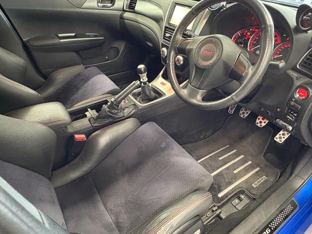 インプレッサ ＷＲＸ　ＳＴｉ　４ＷＤ☆Ｓ２０６仕様☆クスコＬＳＤ☆ＦＵＪＩＴＳＵＢＯマフラー☆車高調☆ＢＢＳ１８ＡＷ☆ＳＴＩカーボンリアウイング☆ブレンボ製６ポットキャリパー☆ＲＥＣＡＲＯ製バケットタイプフロントシート☆（40枚目）