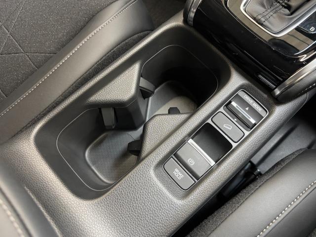 ヴェゼル ｅ：ＨＥＶ　Ｚ　後期モデル☆ワンオーナー☆純正ナビ☆フルセグ☆Ｂｌｕｅｔｏｏｔｈ☆バックカメラ☆２．０ＥＴＣ☆禁煙車☆ドライブレコーダー☆プッシュスタート☆スマートキー☆ブラインドスポットモニター☆置くだけ充電☆（32枚目）