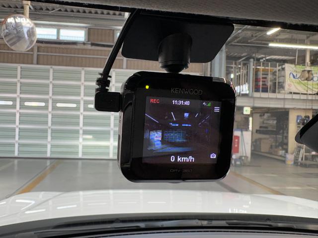 ヴェゼル ｅ：ＨＥＶ　Ｚ　後期モデル☆ワンオーナー☆純正ナビ☆フルセグ☆Ｂｌｕｅｔｏｏｔｈ☆バックカメラ☆２．０ＥＴＣ☆禁煙車☆ドライブレコーダー☆プッシュスタート☆スマートキー☆ブラインドスポットモニター☆置くだけ充電☆（35枚目）