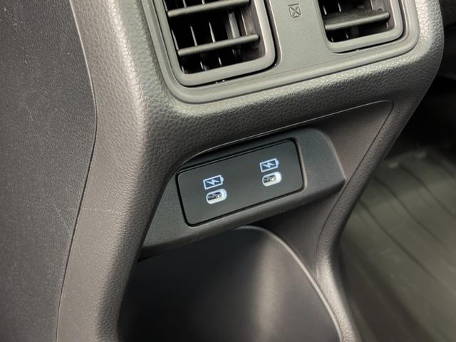 ヴェゼル ｅ：ＨＥＶ　Ｚ　後期モデル☆ワンオーナー☆純正ナビ☆フルセグ☆Ｂｌｕｅｔｏｏｔｈ☆バックカメラ☆２．０ＥＴＣ☆禁煙車☆ドライブレコーダー☆プッシュスタート☆スマートキー☆ブラインドスポットモニター☆置くだけ充電☆（46枚目）