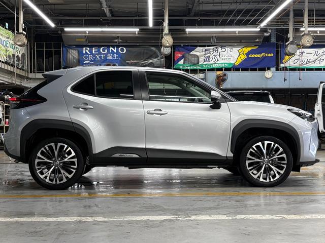 ヤリスクロス ハイブリッドＺ　１オーナー☆純正８型ナビ☆全方位カメラ☆ＥＴＣ☆前後ドラレコ☆ＢＳＭ☆トヨタチームメイト☆トヨタセーフティセンス☆シート／ステアヒーター☆追従クルコン☆禁煙車☆電動パーキング☆ＬＥＤヘッドライト☆（6枚目）