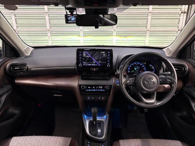 ヤリスクロス ハイブリッドＺ　１オーナー☆純正８型ナビ☆全方位カメラ☆ＥＴＣ☆前後ドラレコ☆ＢＳＭ☆トヨタチームメイト☆トヨタセーフティセンス☆シート／ステアヒーター☆追従クルコン☆禁煙車☆電動パーキング☆ＬＥＤヘッドライト☆（15枚目）