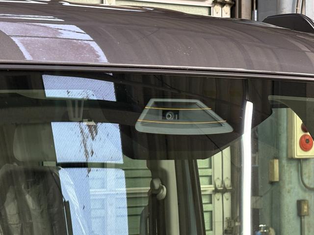 スペーシアギア ハイブリッドＸＺ　届出済未使用車☆純正９型ナビ☆全方位カメラ☆両側パワスラ☆スズキセーフティ☆ＡｐｐｌｅＣａｒＰｌａｙ☆フルセグ☆シート＆ステアリングヒーター☆クルコン☆ＬＥＤヘッドライト☆ＨＵＤ☆（5枚目）