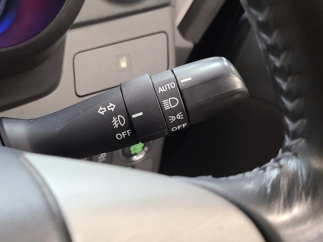 ステラ カスタムR 4WD 純正メモリーナビTV/Bluetooth接続/ETC搭載/オートライト/スマートキー/アイドリングストップ/衝突軽減ブレーキ/横滑り防止装置/ディスチャージヘッドライト/ベンチシート/(19枚目)