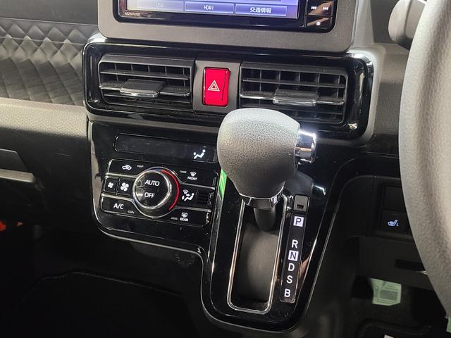 シフォン カスタムＲ　スマートアシスト　４ＷＤ　純正メモリーナビＴＶ／両側パワースライドドア／Ｂｌｕｅｔｏｏｔｈ接続／前席シートヒーター／ＬＥＤヘッドライト／ダイナミックスライドシート／エンジンスターター／パノラマモニター／スマートアシスト（17枚目）