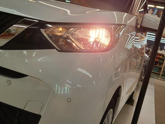 デイズ 4WD 純正オーディオ/ドライブレコーダー/ベンチシート/衝突軽減ブレーキ/横滑り防止装置/前席シートヒーター/ETC搭載/タイミングチェーン/オートライト/コーナーセンサー/(3枚目)