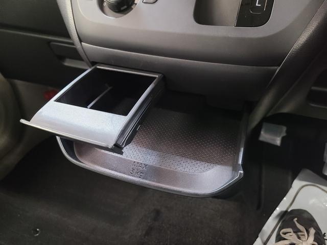 デイズ 4WD 純正オーディオ/ドライブレコーダー/ベンチシート/衝突軽減ブレーキ/横滑り防止装置/前席シートヒーター/ETC搭載/タイミングチェーン/オートライト/コーナーセンサー/(17枚目)