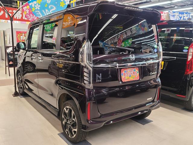 N-BOXカスタム G・Lターボホンダセンシング 4WD 純正ディスプレイオーディオ/バックカメラ/純正エンジンスターター/ビルトインETC/前席シートヒーター/両側パワースライドドア/ホンダセンシング/追従クルーズコントロール/パドルシフト/(9枚目)