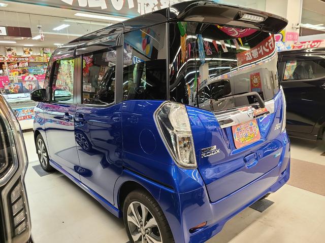 デイズルークス ハイウェイスター　Ｘ　Ｖセレクション　４ＷＤ　純正メモリーナビ／フルセグテレビ／アラウンドビューモニター／Ｂｌｕｅｔｏｏｔｈ接続／ＥＴＣ搭載／両側パワースライドドア／衝突軽減ブレーキ／横滑り防止装置／ディスチャージヘッドライト／（9枚目）