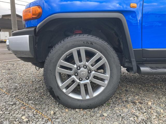 ベースグレード　４ＷＤ　バックカメラ　クリアランスソナー　ＴＶ　アルミホイール　キーレスエントリー　ＡＴ　盗難防止システム　衝突安全ボディ　ＣＤ　ＡＢＳ　ＥＳＣ　エアコン　パワーステアリング　パワーウィンドウ(23枚目)