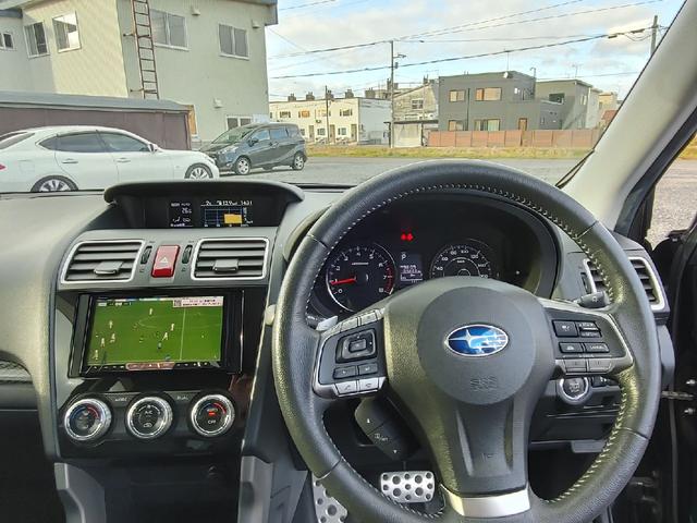 フォレスター Ｓ－リミテッド　夏冬タイヤ付　スターター　ドラレコ　ＢＴ付フルセグナビ　両席パワーシート　４ＷＤ　ＥＴＣ　バックカメラ　オートクルーズコントロール　レーンアシスト　パワーシート　ＨＩＤ　スマートキー（2枚目）