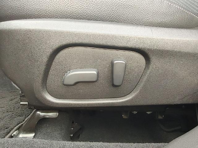 フォレスター Ｓ－リミテッド　夏冬タイヤ付　スターター　ドラレコ　ＢＴ付フルセグナビ　両席パワーシート　４ＷＤ　ＥＴＣ　バックカメラ　オートクルーズコントロール　レーンアシスト　パワーシート　ＨＩＤ　スマートキー（40枚目）