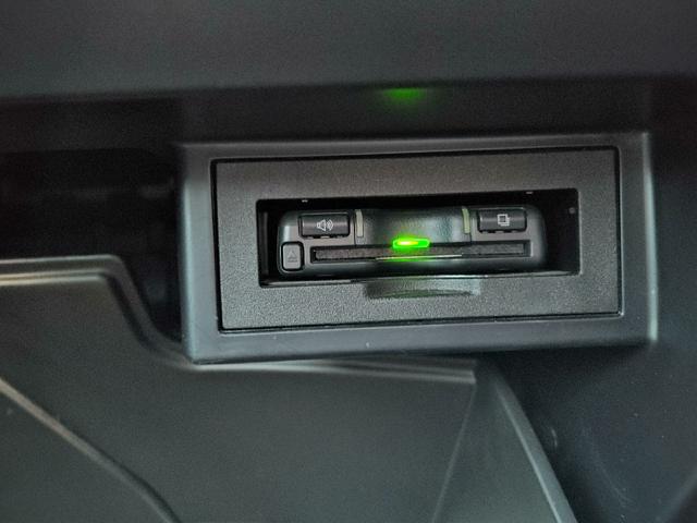 ランドクルーザープラド TX 夏冬タイヤ付 一体型エンスタ Bluetooth付フルセグナビ ETC バックカメラ オートクルーズコントロール 衝突被害軽減システム サンルーフ オートマチックハイビーム LEDヘッドランプ(13枚目)