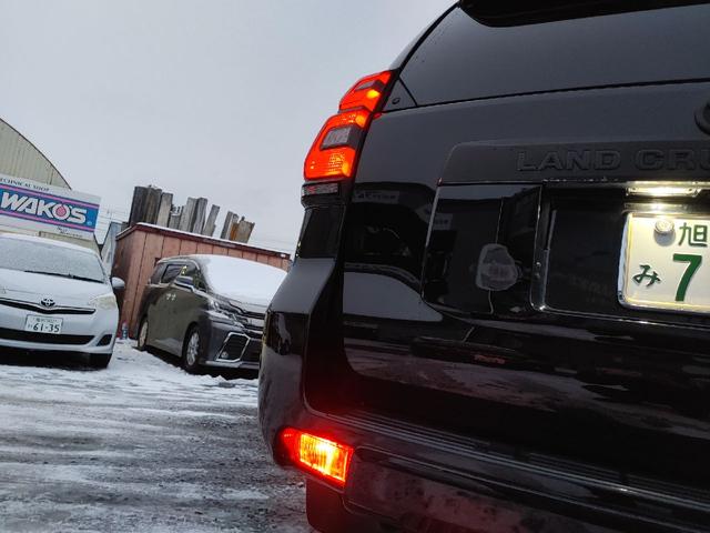 ランドクルーザープラド TX 夏冬タイヤ付 一体型エンスタ Bluetooth付フルセグナビ ETC バックカメラ オートクルーズコントロール 衝突被害軽減システム サンルーフ オートマチックハイビーム LEDヘッドランプ(25枚目)