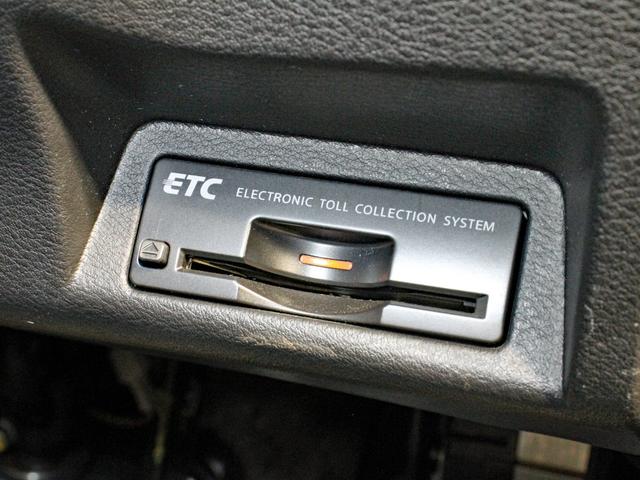 スカイライン ３５０ＧＴ　ＦＯＵＲ　ハイブリッド　タイプＰ　４ＷＤ　本州仕入　全周囲モニター　本革シート　電動シート　前席シートヒーター　クリアランスソナー　バックモニター　純正ナビ　エマージェンシーブレーキ　ＬＥＤヘッドライト　フォグランプ　レーダークルーズ（8枚目）