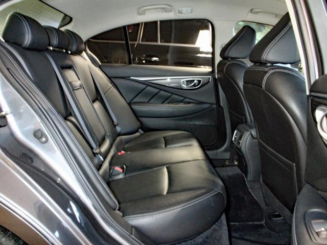 スカイライン ３５０ＧＴ　ＦＯＵＲ　ハイブリッド　タイプＰ　４ＷＤ　本州仕入　全周囲モニター　本革シート　電動シート　前席シートヒーター　クリアランスソナー　バックモニター　純正ナビ　エマージェンシーブレーキ　ＬＥＤヘッドライト　フォグランプ　レーダークルーズ（12枚目）