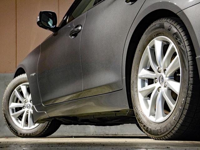 スカイライン ３５０ＧＴ　ＦＯＵＲ　ハイブリッド　タイプＰ　４ＷＤ　本州仕入　全周囲モニター　本革シート　電動シート　前席シートヒーター　クリアランスソナー　バックモニター　純正ナビ　エマージェンシーブレーキ　ＬＥＤヘッドライト　フォグランプ　レーダークルーズ（16枚目）