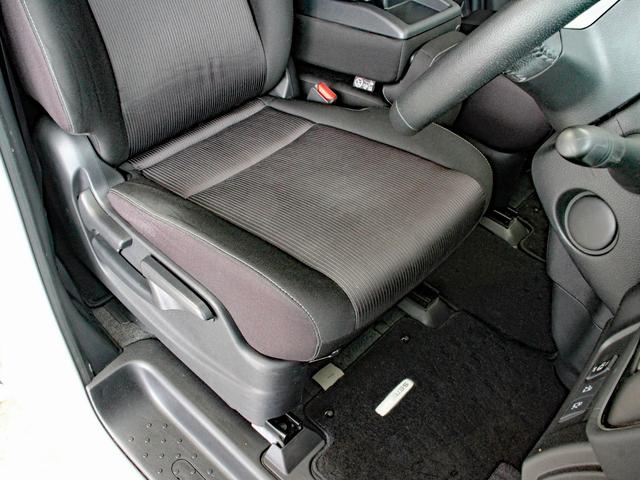 セレナ ハイウェイスター　Ｖセレクション　４ＷＤ　プロパイロット　フリップダウンモニター　本州仕入　アラウンドビューモニター　ハンズフリーオートスライド　両側電動スライド　純正ワイドＳＤナビ　デジタルインナーミラー　ＬＥＤヘッドライト　ＥＴＣ（52枚目）