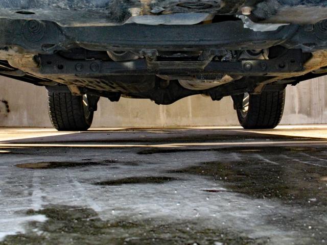 下回りの錆が少ないため、車両の腐食によるトラブルの心配が少なく、長期的に安心してお乗りいただけます！弊社では自社指定工場にて【ノックスドール、マフラー耐熱塗装も可能です！】