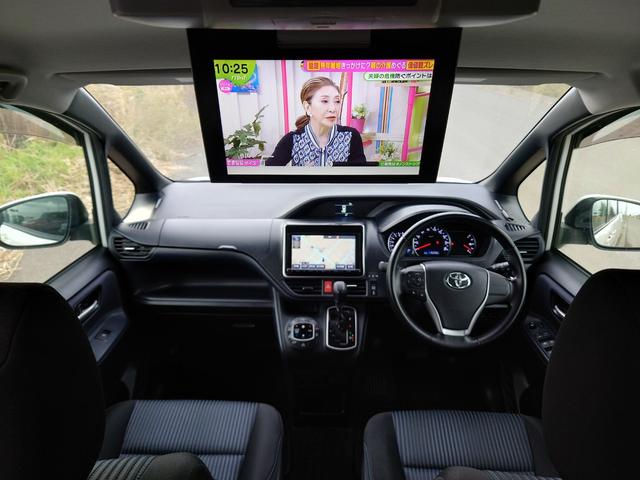 ノア Ｓｉ　４ＷＤ　大画面９型ナビＴＶ　ＢＴ　Ｂカメラ　ＥＴＣ　ＬＥＤライト　両側パワースライドドア　７人乗り　寒冷地仕様（14枚目）
