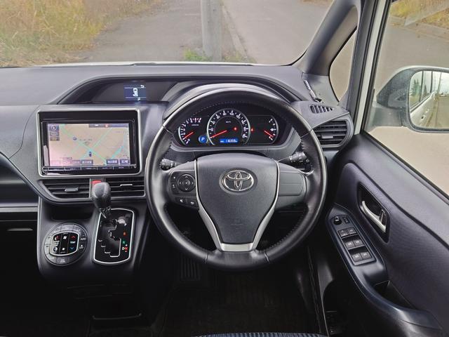 ノア Ｓｉ　４ＷＤ　大画面９型ナビＴＶ　ＢＴ　Ｂカメラ　ＥＴＣ　ＬＥＤライト　両側パワースライドドア　７人乗り　寒冷地仕様（15枚目）