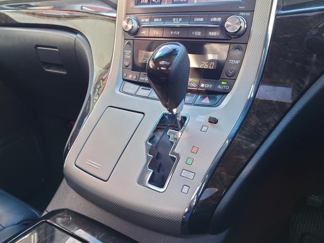 ヴェルファイアハイブリッド ＺＲ　Ｇエディション　ハイブリッド４ＷＤ　ＰＶＭ　純正ナビＢＴ対応　全方位カメラ　フリップダウンモニター　リアヒーター　ツインサンルーフ　本革シート　両側パワスラ　Ｐバックドア　クルコン　寒冷地仕様　２０インチＡＷ（11枚目）