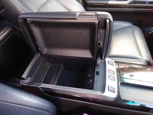 ヴェルファイアハイブリッド ＺＲ　Ｇエディション　ハイブリッド４ＷＤ　ＰＶＭ　純正ナビＢＴ対応　全方位カメラ　フリップダウンモニター　リアヒーター　ツインサンルーフ　本革シート　両側パワスラ　Ｐバックドア　クルコン　寒冷地仕様　２０インチＡＷ（23枚目）