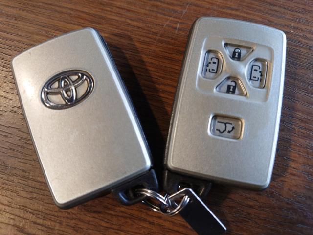 ヴェルファイアハイブリッド ＺＲ　Ｇエディション　ハイブリッド４ＷＤ　ＰＶＭ　純正ナビＢＴ対応　全方位カメラ　フリップダウンモニター　リアヒーター　ツインサンルーフ　本革シート　両側パワスラ　Ｐバックドア　クルコン　寒冷地仕様　２０インチＡＷ（30枚目）