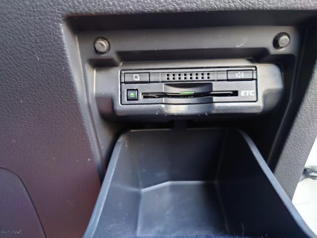 ヴェルファイアハイブリッド ＺＲ　Ｇエディション　ハイブリッド４ＷＤ　ＰＶＭ　純正ナビＢＴ対応　全方位カメラ　フリップダウンモニター　リアヒーター　ツインサンルーフ　本革シート　両側パワスラ　Ｐバックドア　クルコン　寒冷地仕様　２０インチＡＷ（31枚目）