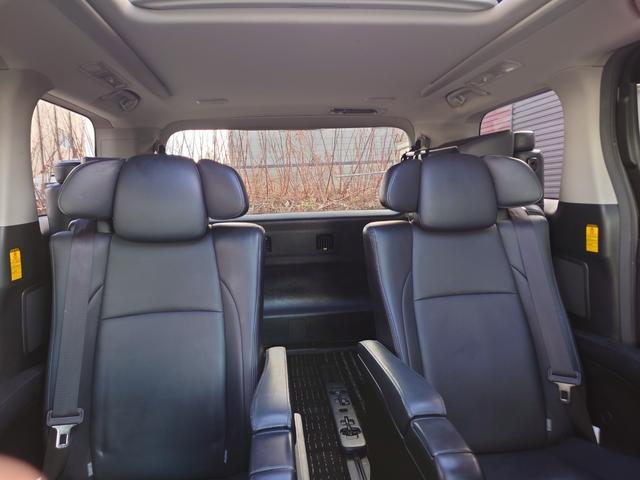 ヴェルファイアハイブリッド ＺＲ　Ｇエディション　ハイブリッド４ＷＤ　ＰＶＭ　純正ナビＢＴ対応　全方位カメラ　フリップダウンモニター　リアヒーター　ツインサンルーフ　本革シート　両側パワスラ　Ｐバックドア　クルコン　寒冷地仕様　２０インチＡＷ（40枚目）