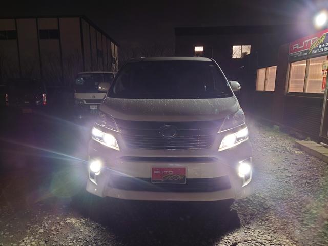 ヴェルファイアハイブリッド ＺＲ　Ｇエディション　ハイブリッド４ＷＤ　ＰＶＭ　純正ナビＢＴ対応　全方位カメラ　フリップダウンモニター　リアヒーター　ツインサンルーフ　本革シート　両側パワスラ　Ｐバックドア　クルコン　寒冷地仕様　２０インチＡＷ（62枚目）