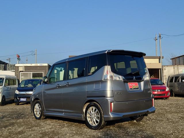 デリカＤ：２ カスタムハイブリッドＭＶ　全方位カメラパッケージ　ハイブリッド４ＷＤ　衝突軽減装置　７型ワイドナビＴＶ　全方位カメラ　ブルートゥース　両側パワスラ　クルコン　シートヒーター　ミラーヒーター　オートエアコン　ドラレコ　ＥＴＣ　パドルシフト（9枚目）