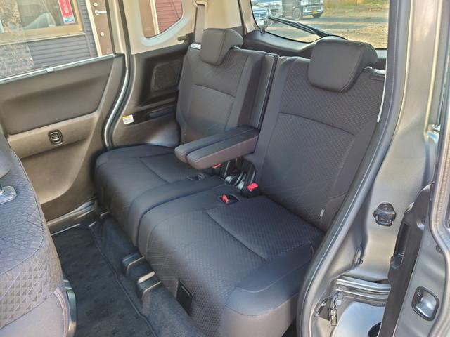 デリカＤ：２ カスタムハイブリッドＭＶ　全方位カメラパッケージ　ハイブリッド４ＷＤ　衝突軽減装置　７型ワイドナビＴＶ　全方位カメラ　ブルートゥース　両側パワスラ　クルコン　シートヒーター　ミラーヒーター　オートエアコン　ドラレコ　ＥＴＣ　パドルシフト（25枚目）