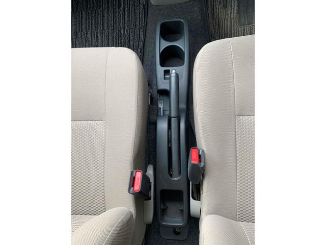 ミライース Ｇｆ　４ＷＤ　キーレスエントリー　アイドリングストップ　電動格納ミラー　ＣＶＴ　盗難防止システム　ＡＢＳ　ＥＳＣ　ＣＤ　アルミホイール　衝突安全ボディ　エアコン　パワーステアリング　パワーウィンドウ（8枚目）