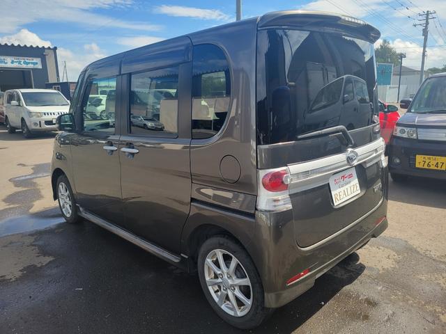 タント カスタムＸ　片側パワースライドドア　エンジンスターター　キーレス　ＣＤ　４ＷＤ（6枚目）