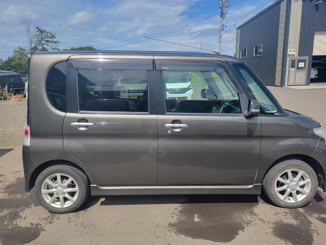 タント カスタムＸ　片側パワースライドドア　エンジンスターター　キーレス　ＣＤ　４ＷＤ（9枚目）