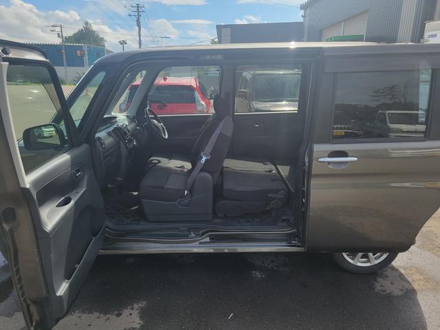 タント カスタムＸ　片側パワースライドドア　エンジンスターター　キーレス　ＣＤ　４ＷＤ（12枚目）