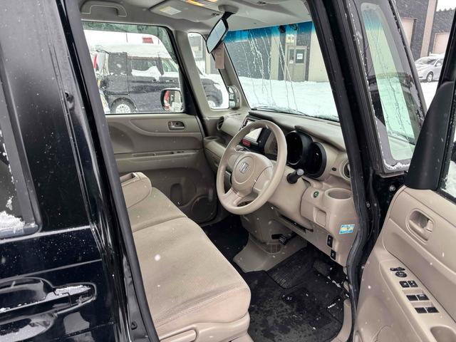 Ｎ－ＢＯＸ Ｇ　４ＷＤ　ＥＴＣ　両側スライドドア　ナビ　ＴＶ　スマートキー　アイドリングストップ　電動格納ミラー　ベンチシート　ＣＶＴ　盗難防止システム　ＡＢＳ　ＥＳＣ　ＣＤ　ＤＶＤ再生　ＵＳＢ（7枚目）