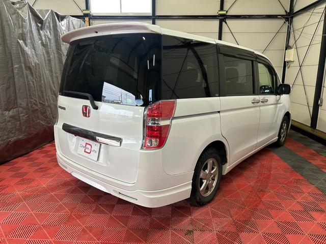 ステップワゴン G コンフォートセレクション 4WD キーレス スマートキー アイドリングストップ 衝突安全ボディ 盗難防止システム 3列シート フルフラット ウォークスルー パワーステアリング パワーウィンドウ ABS(9枚目)