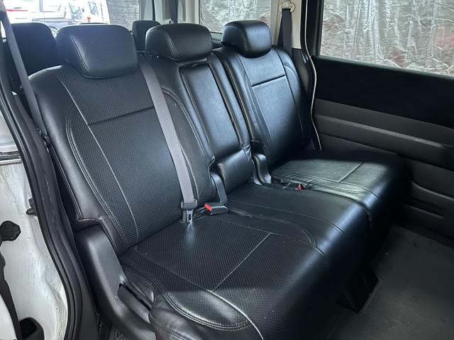 ステップワゴン G コンフォートセレクション 4WD キーレス スマートキー アイドリングストップ 衝突安全ボディ 盗難防止システム 3列シート フルフラット ウォークスルー パワーステアリング パワーウィンドウ ABS(13枚目)